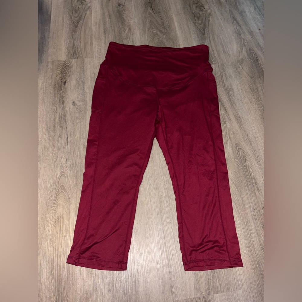 Quinee | Burgundy Cropped Leggings